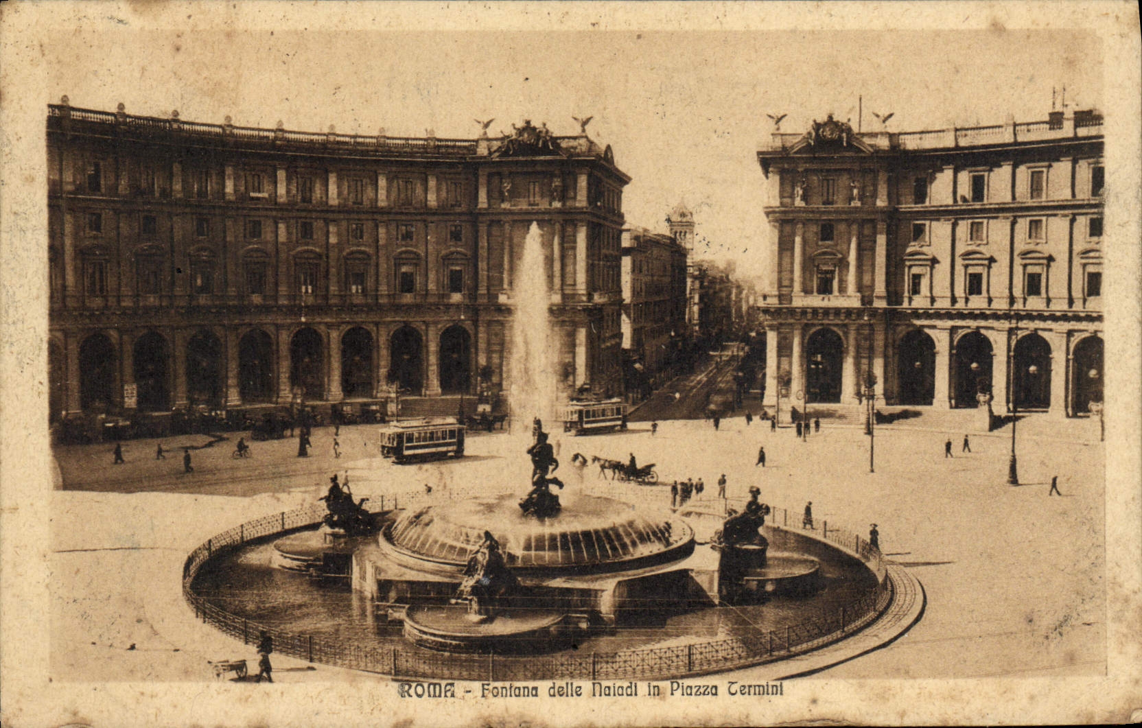 POSTAL Roma Fontana Delle Nalodi de la VENDIMIA en plaza