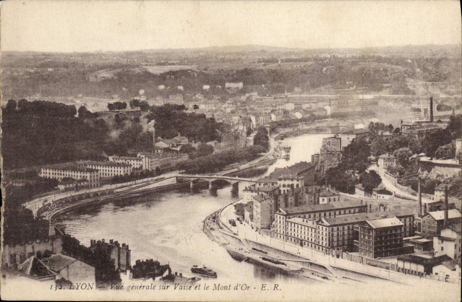 CPA Lyon Vue Generale Sur Vaise et le Mont d'Or