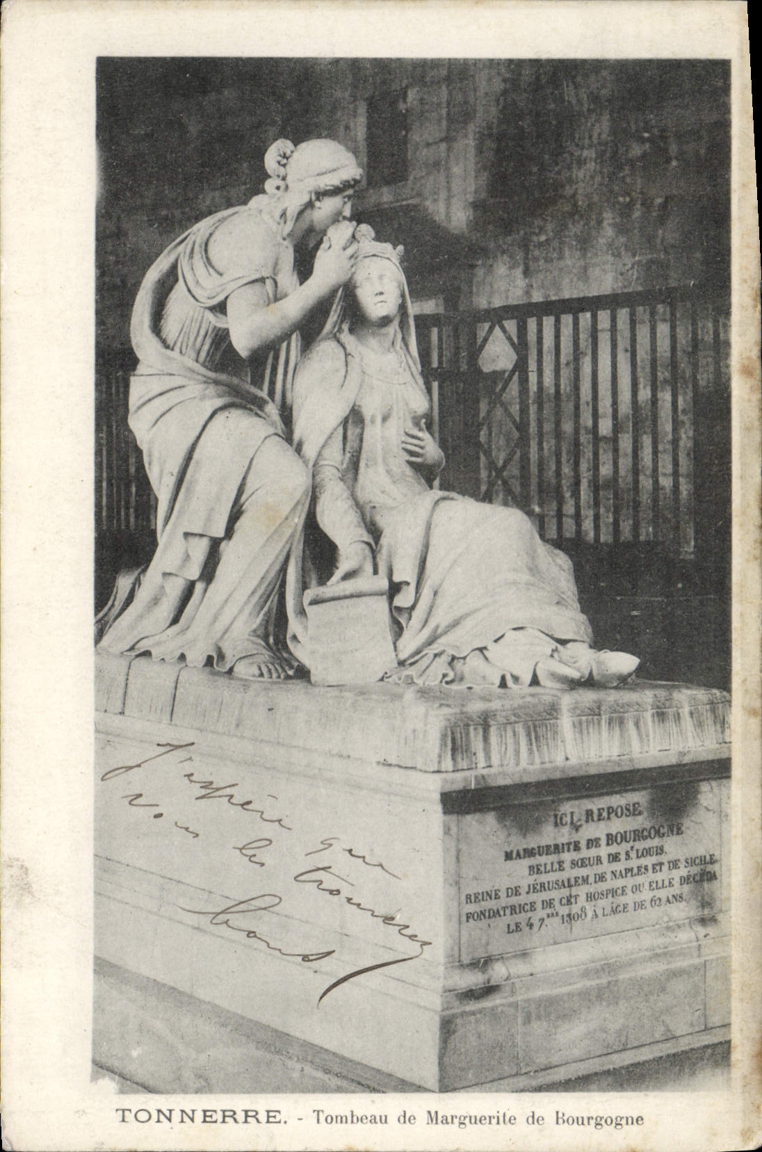 CPA Tonnerre Tombeau de Marguerite de Bourgogne