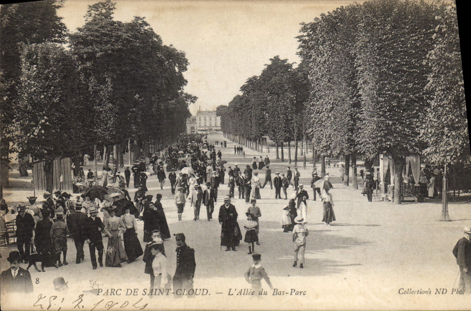 CPA Parc Se Saint Cloud L'Allee du Bas Parc