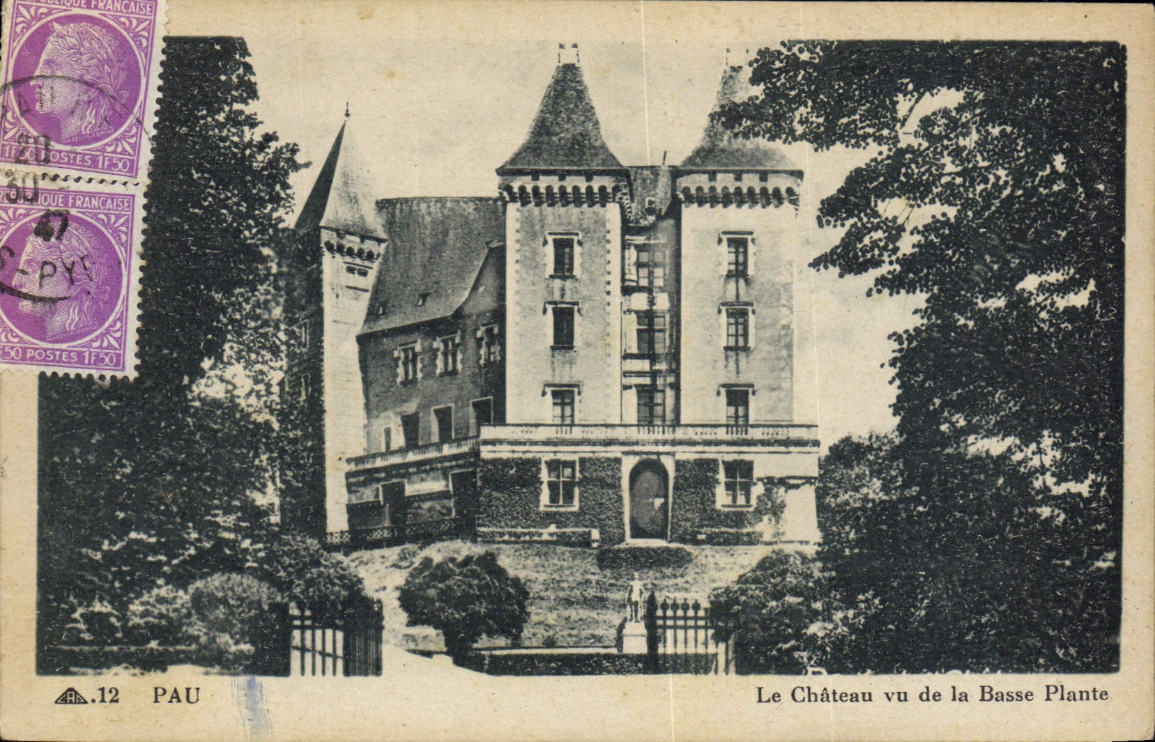 CPA Pau Le Chateau Vu de la Basse Plante