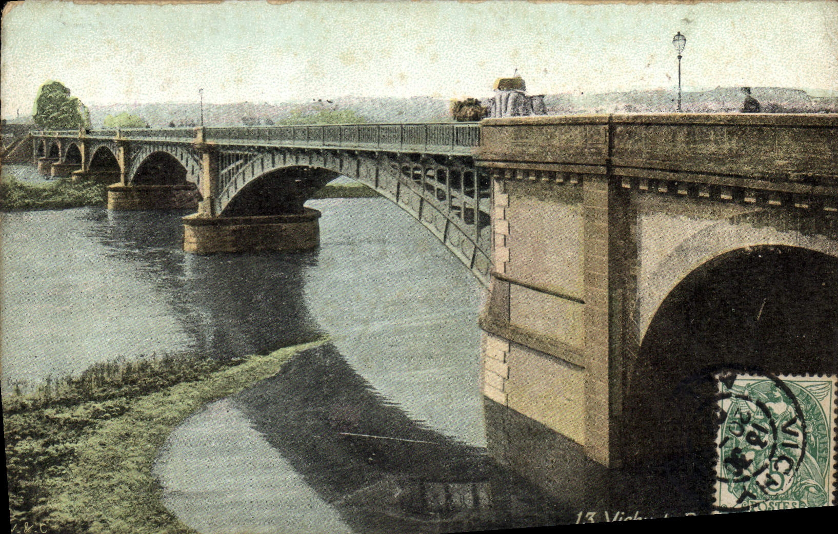 CPA Vichy Le pont sur l'Allier
