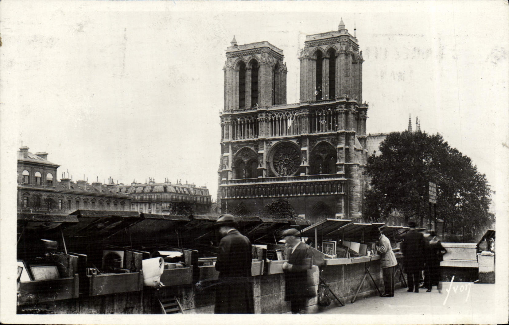 CPM Paris Las Bouquinistes du Quai St Michel