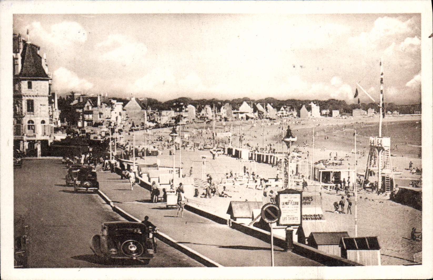VINTAGE POSTCARD La Baule View of the Beach