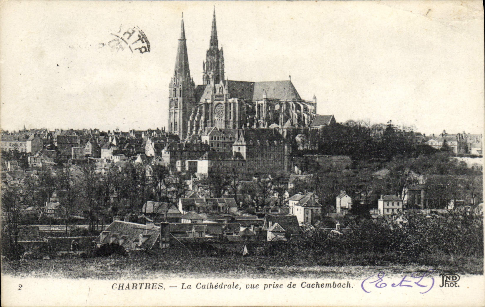 CPA Chartres La Cathedrale vue Prise de Cachembach