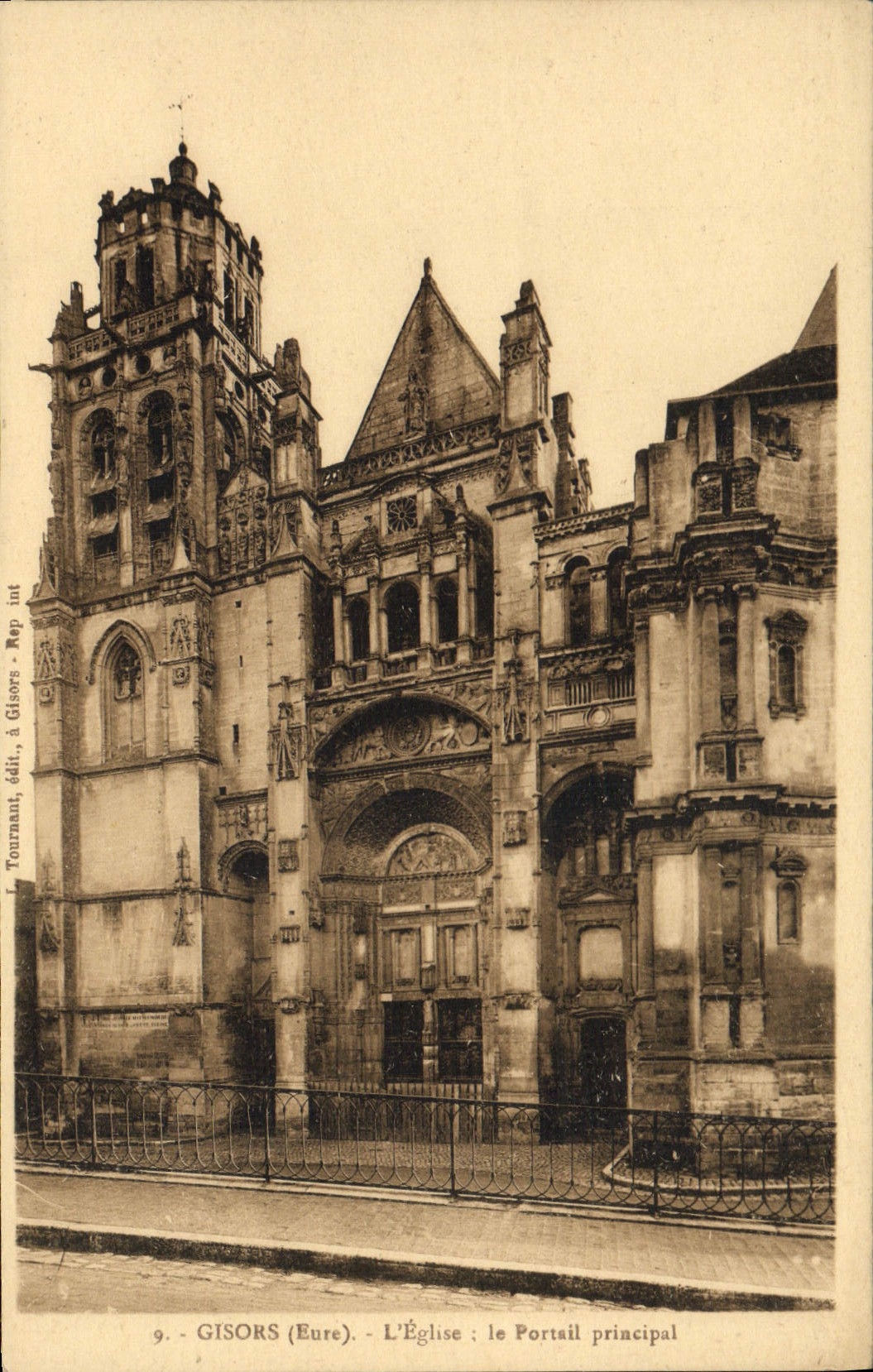 VINTAGE POSTCARD Gisors the church the principal gate