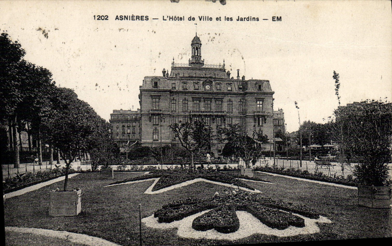 VINTAGE POSTCARD Asnieres the Town hall and Gardens