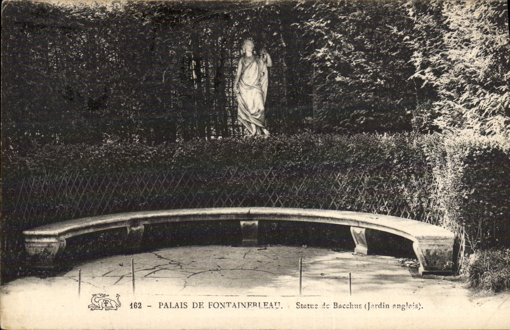 CPA Palais De Fontainebleau Statee de Bacchus Jardin anglais