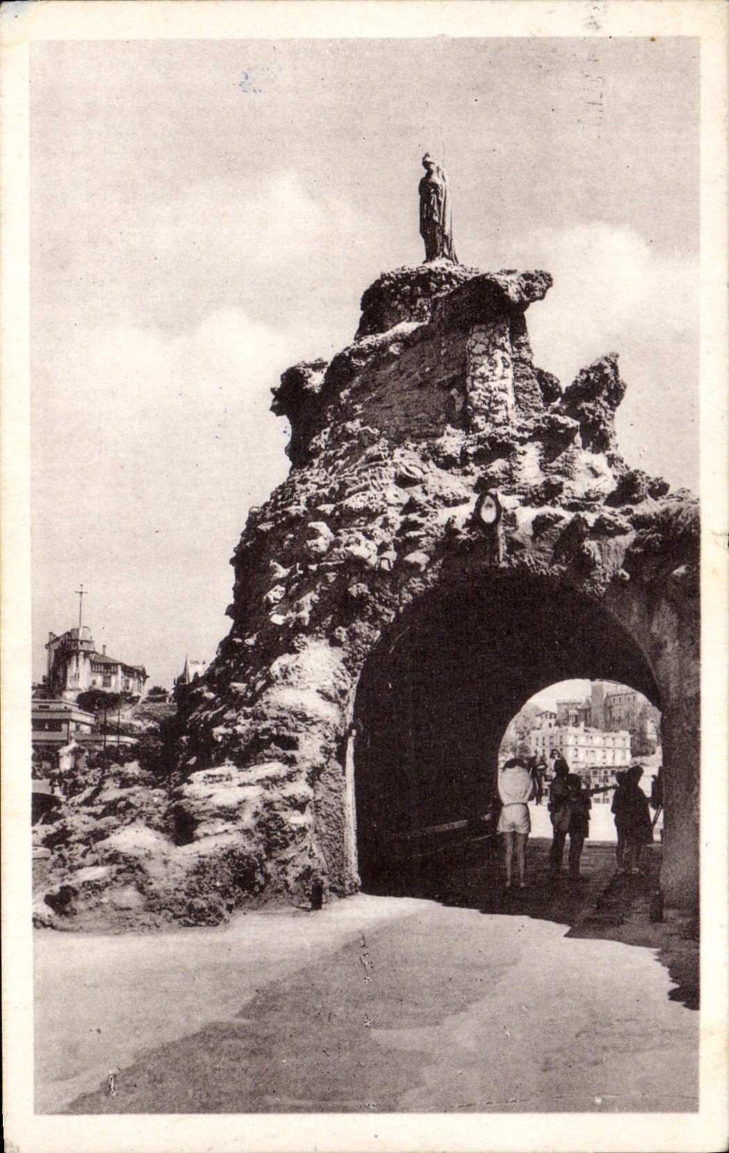 VINTAGE POSTCARD Biarritz Rock of the Virgin