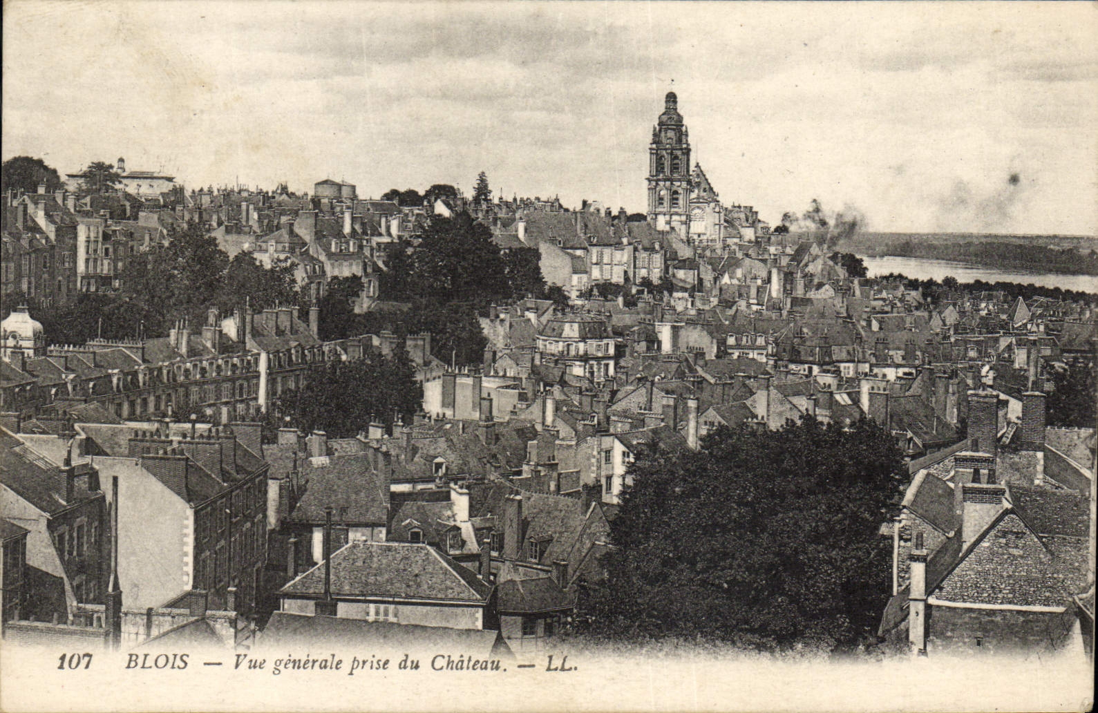 CPA Blois Vue Generale Prise du Chateau
