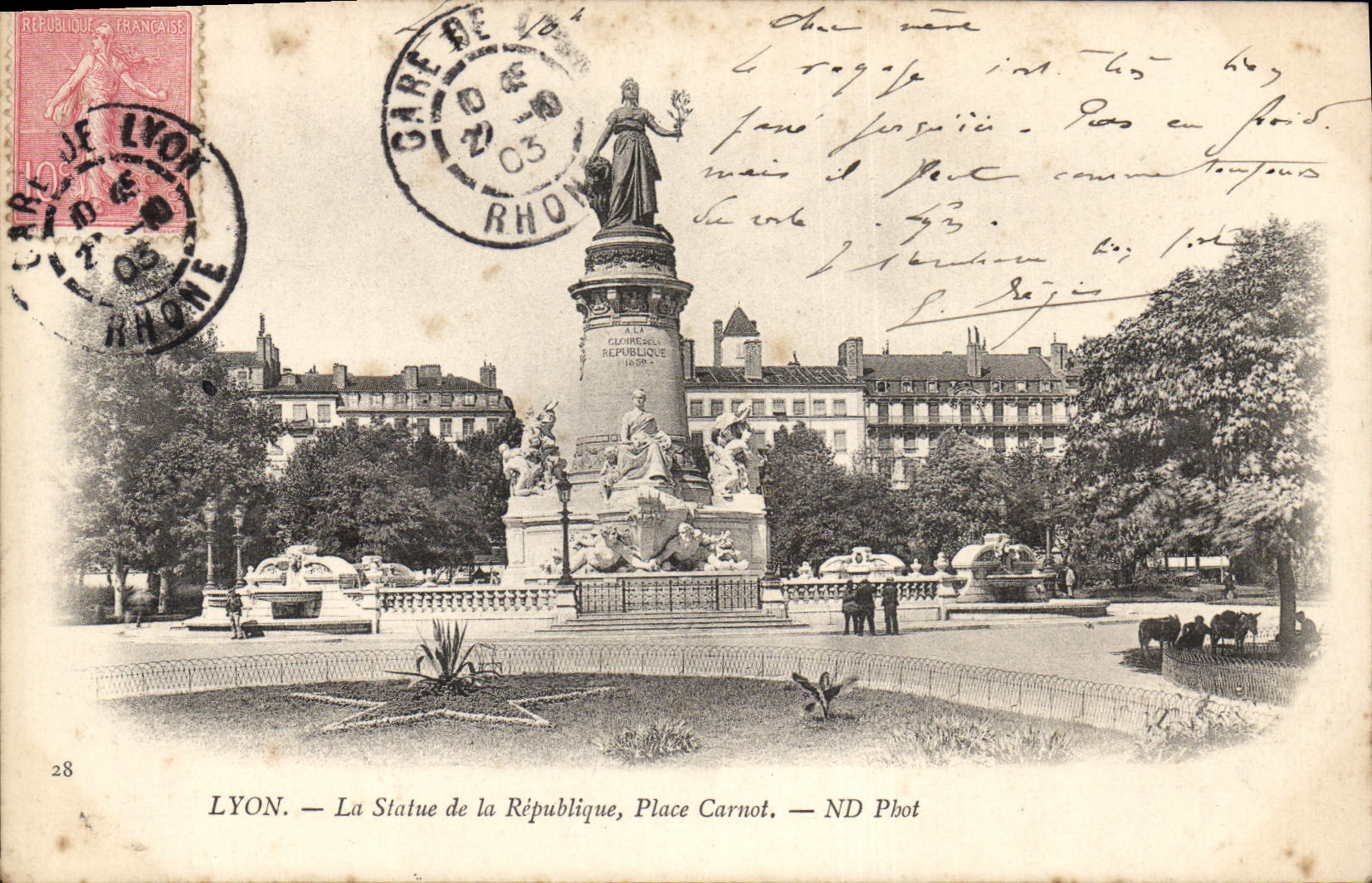 CPA Lyon La Statue de la Republique Place Carnot