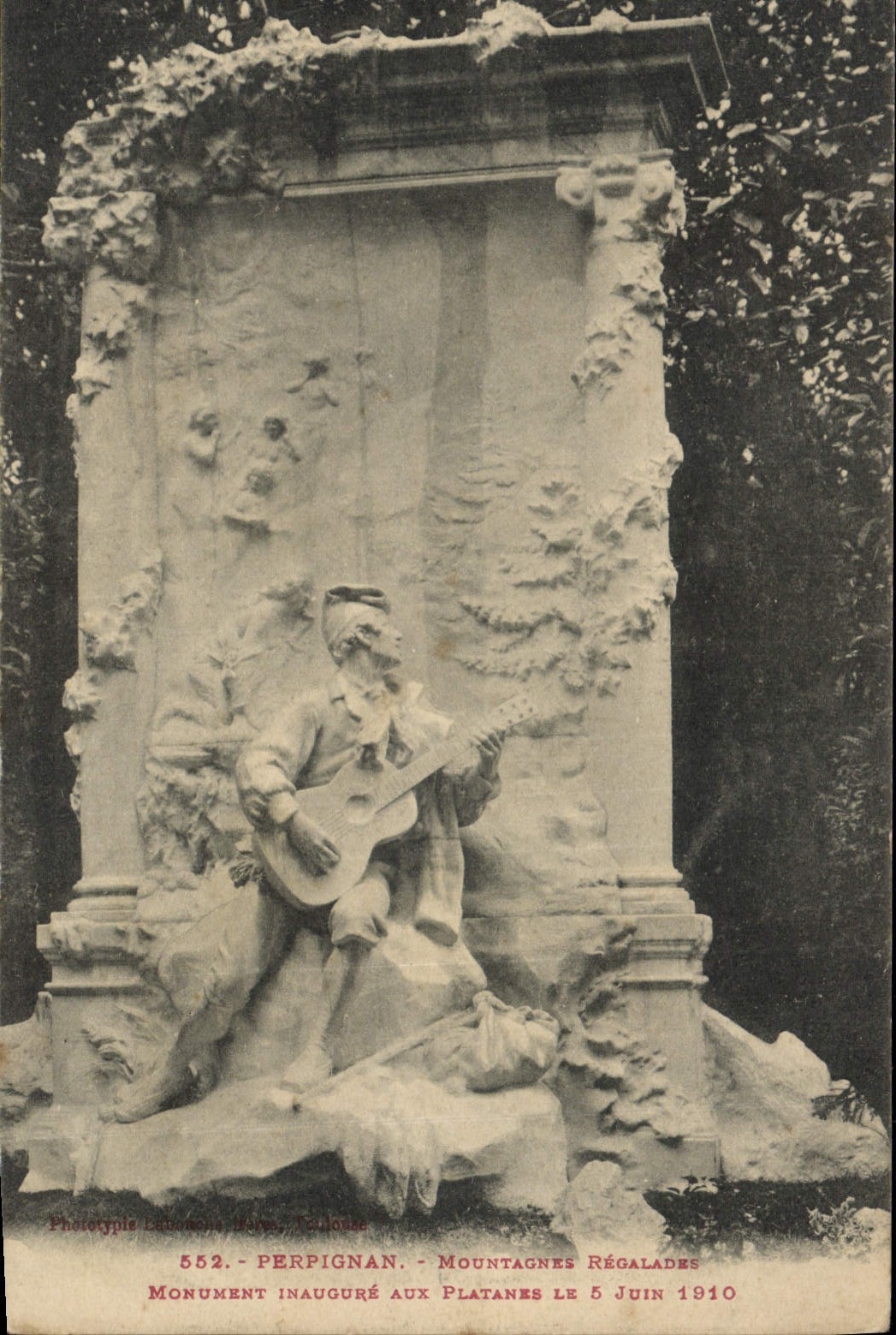 VINTAGE POSTCARD Perpignan Mountagnes Regalades