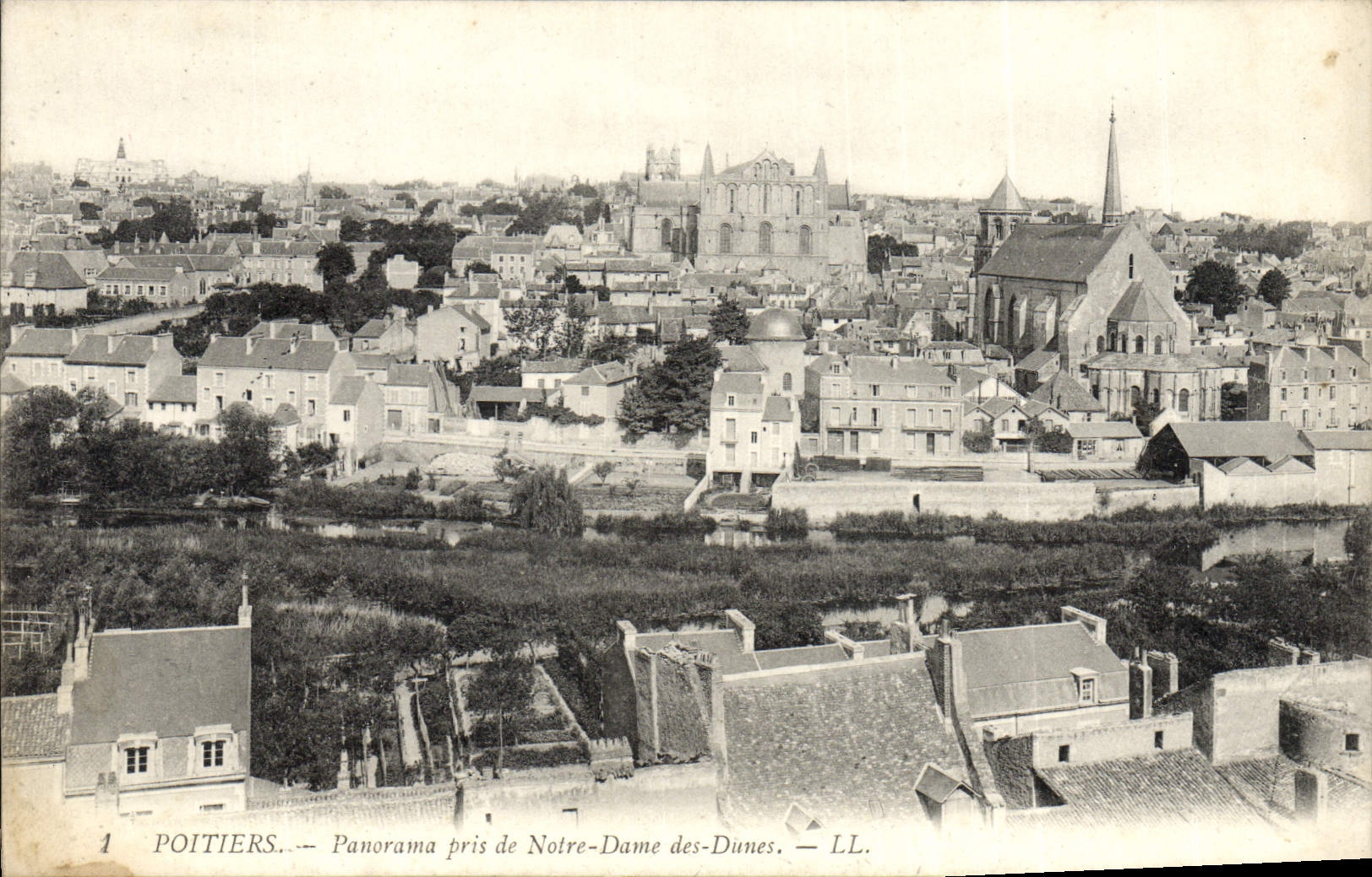 CPA Poitiers Panorama Pris De Notre Dame Des Dunes