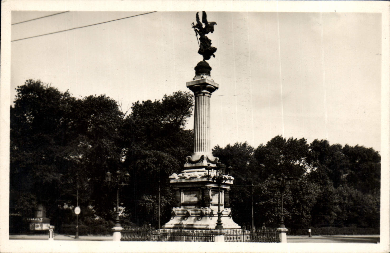 CPM Malo Les Bains Statue De La Victoire
