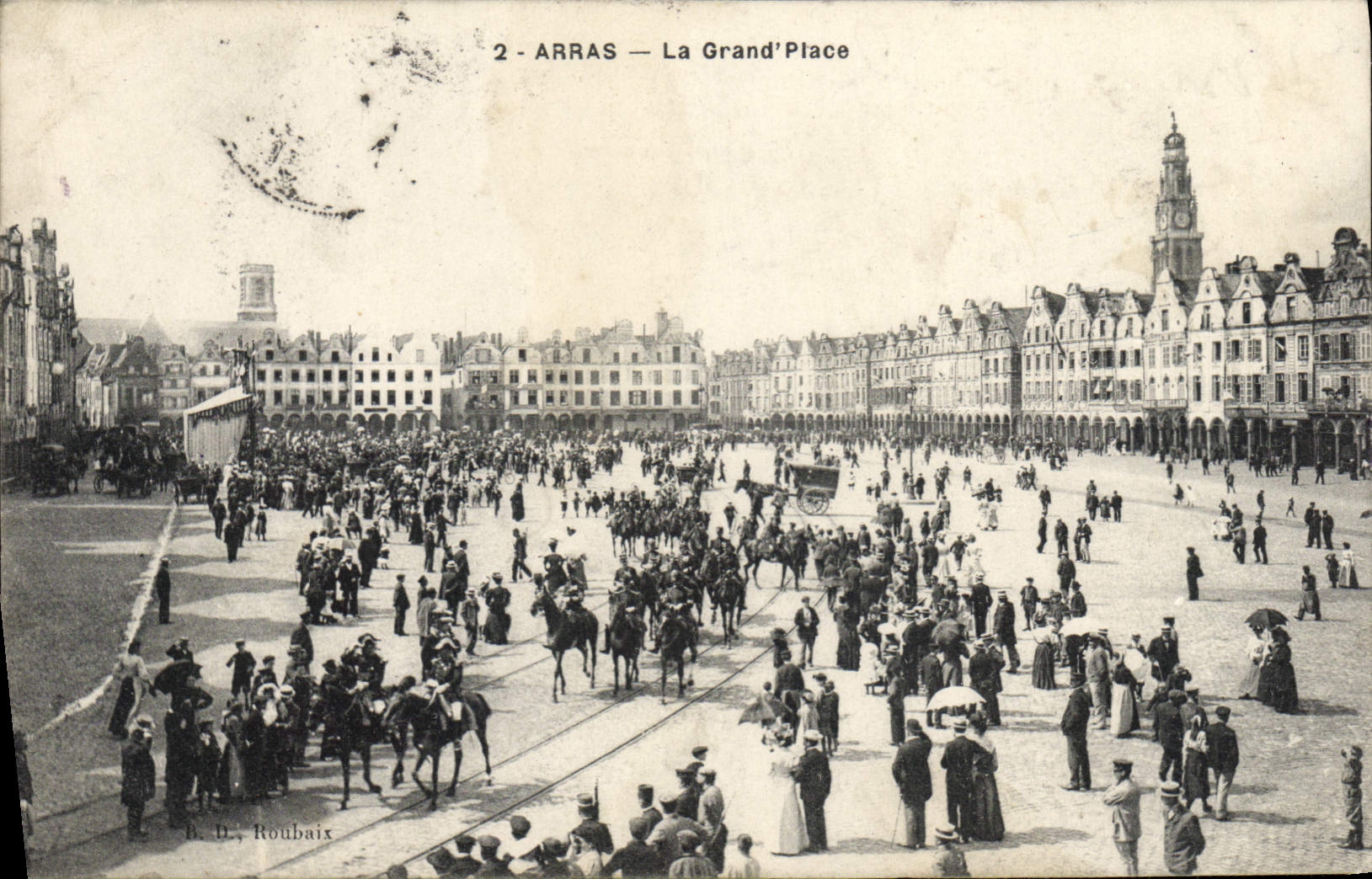 CPA Arras La Grand Place