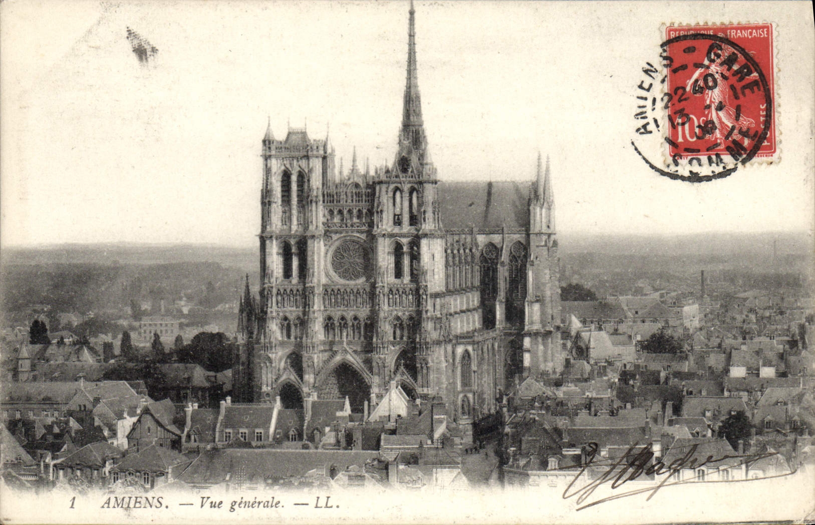 VINTAGE POSTCARD Amiens View