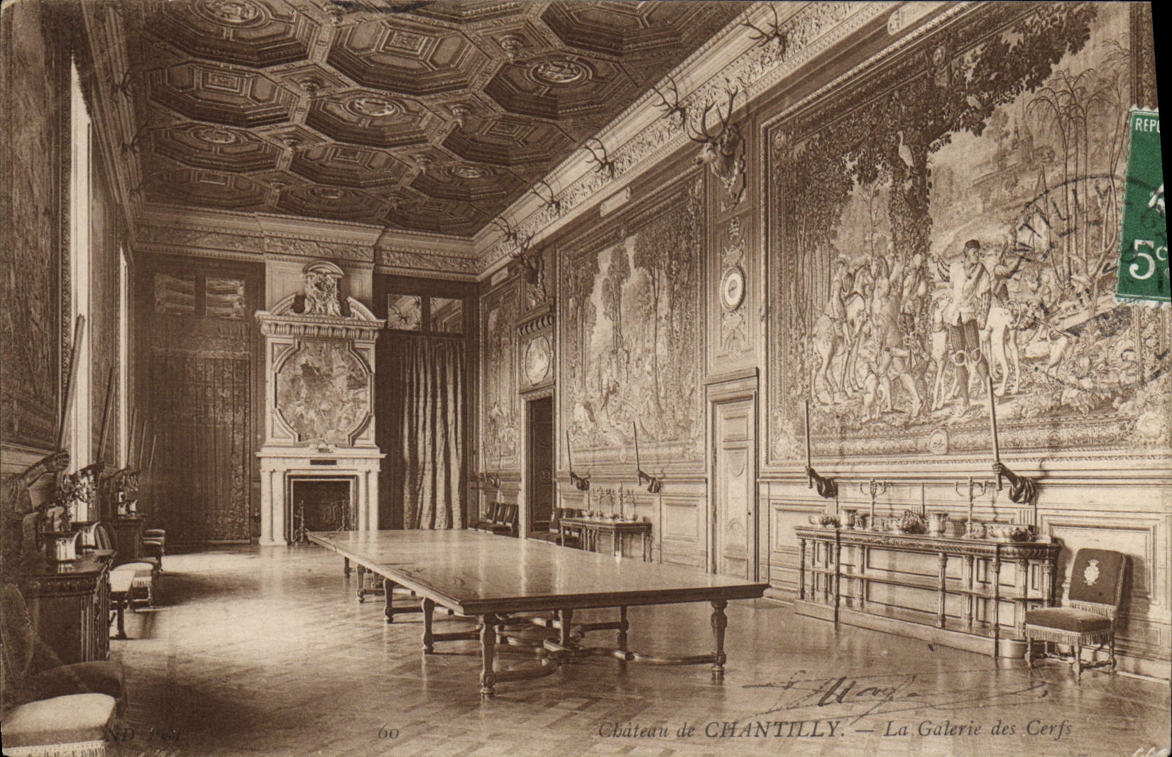 CPA Chateau De Chantilly La galerie des cerfs