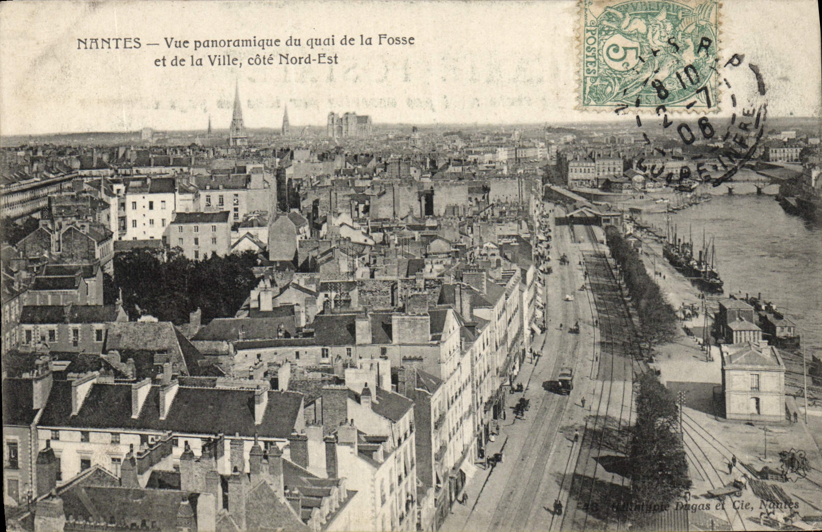 La opinión panorámica de Nantes de la POSTAL de la VENDIMIA el Quay del hoyo y de la ciudad norteña del corral es