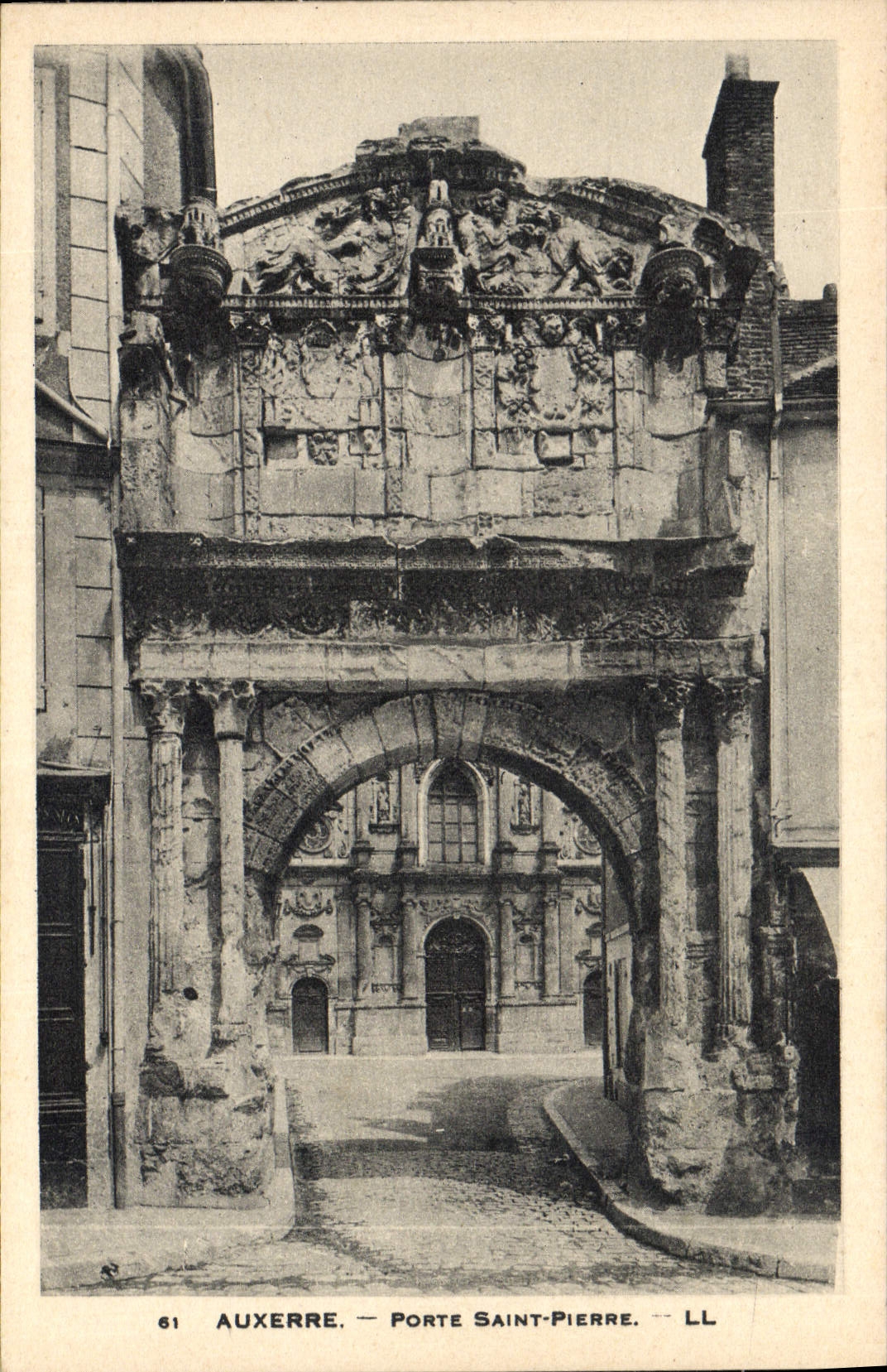 VINTAGE POSTCARD Auxerre Carries Saint Pierre