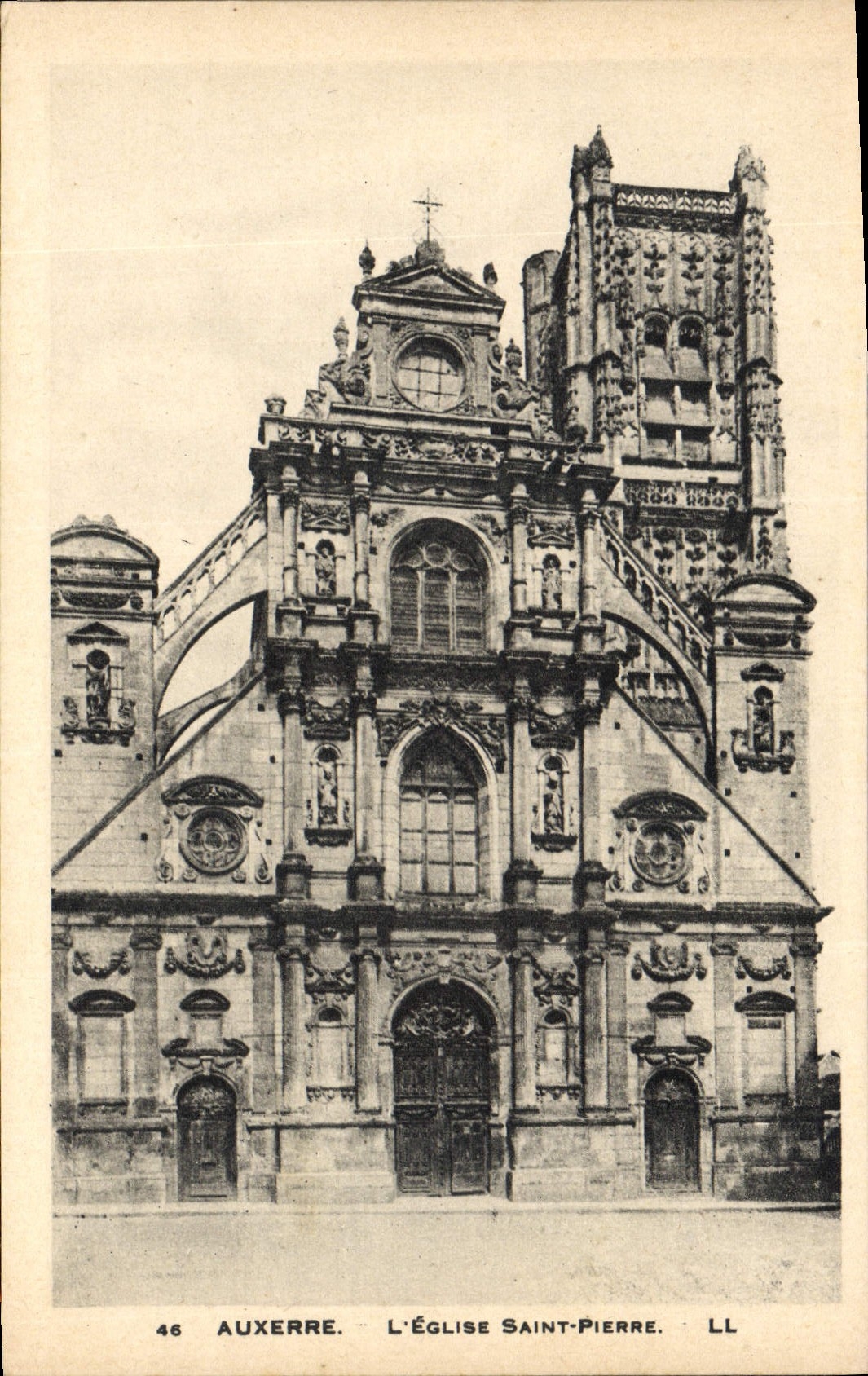 VINTAGE POSTCARD Auxerre the Church Saint Pierre
