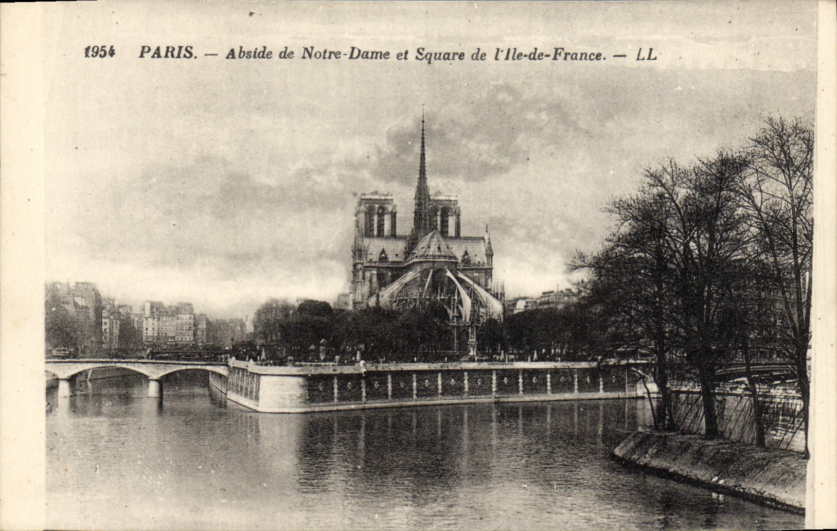 CPA Paris Abside De Notre Dame Et Square De I'Ile De France