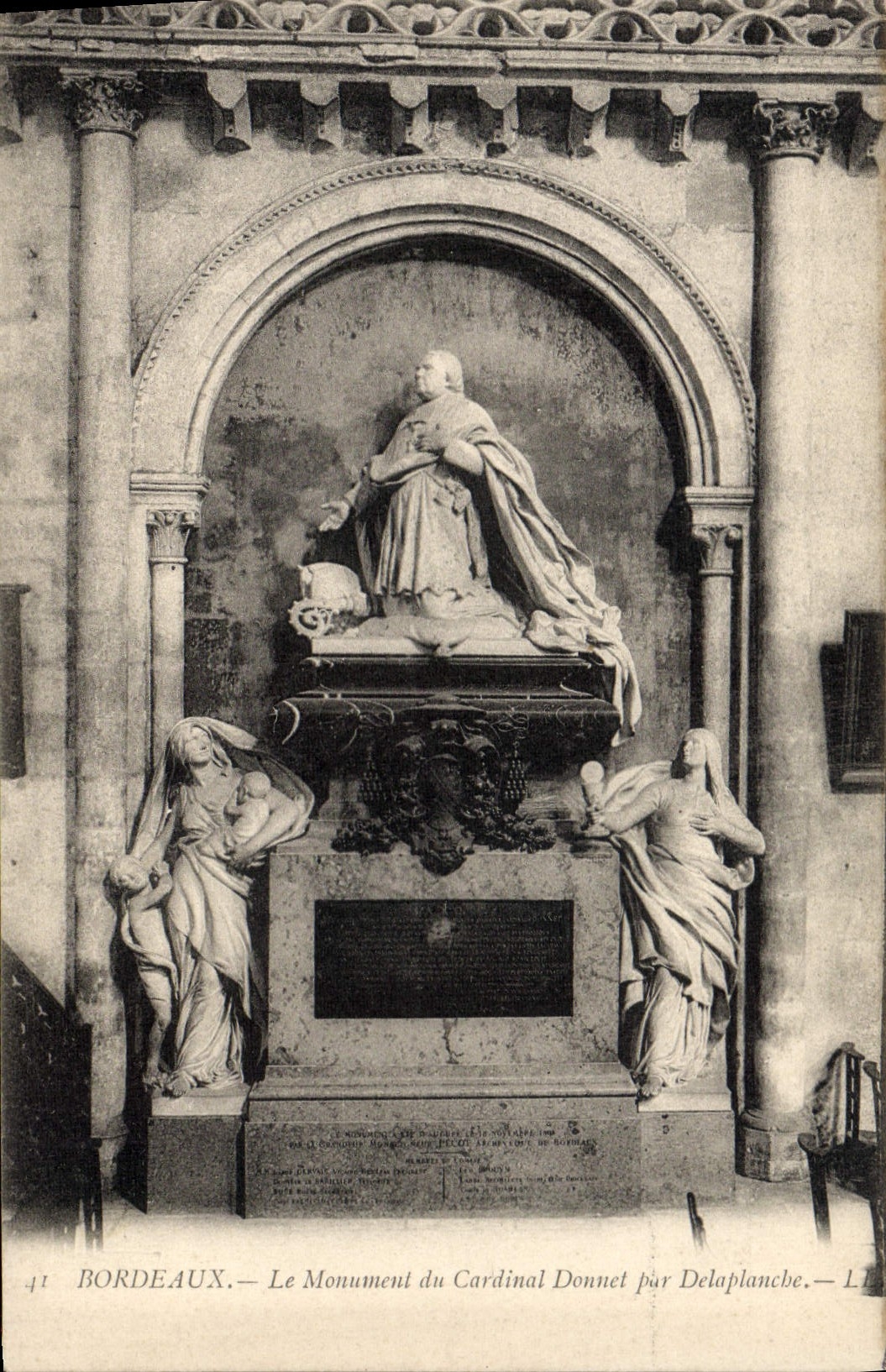 CPA Bordeaux Le Monument Du Cardinal Donnet par Delaplanche 
