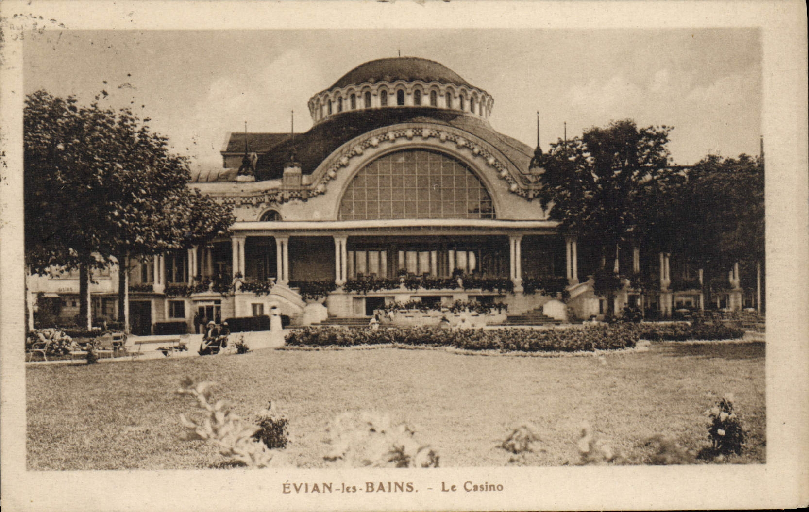 VINTAGE POSTCARD Evian Les Bains the Casino