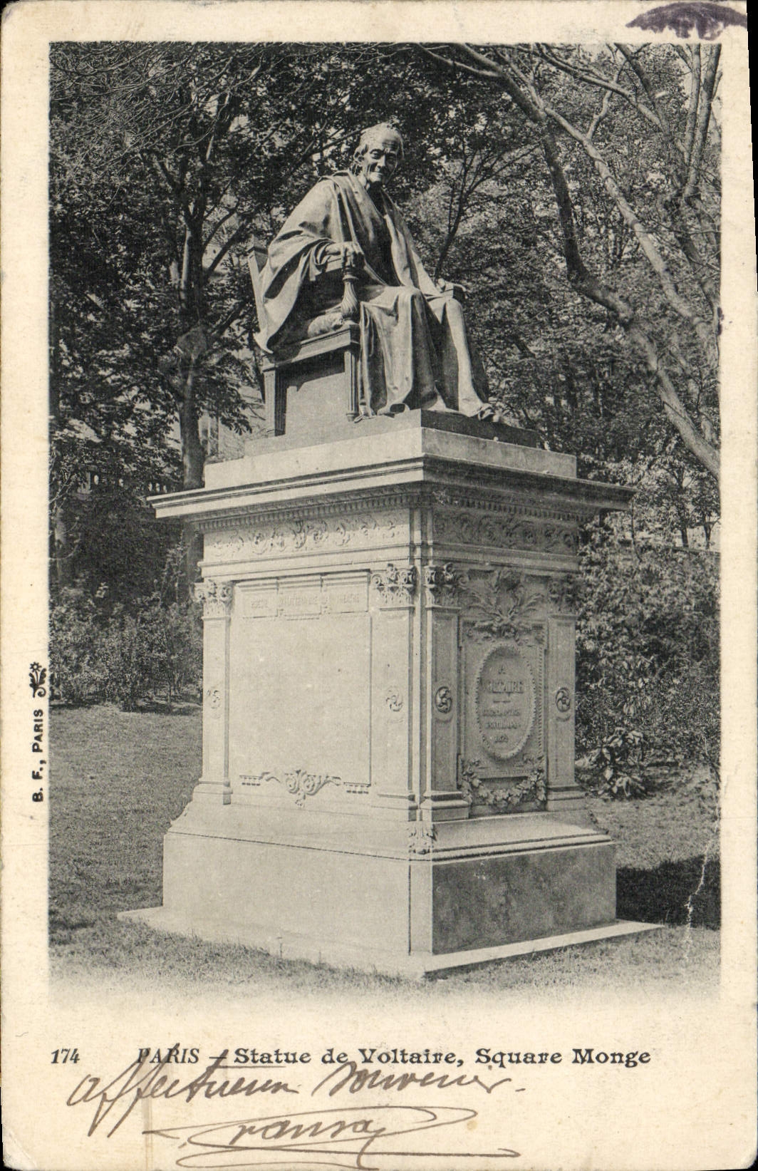 CPA Paris Statue De Voitaire Square Monge