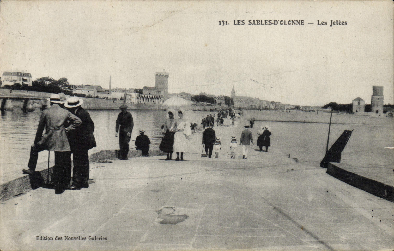 VINTAGE POSTCARD Sables d'Olonne Piers