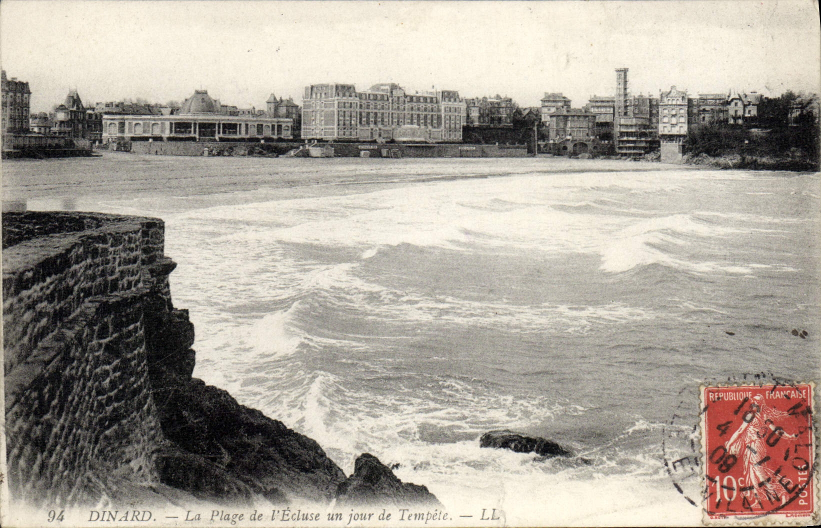 VINTAGE POSTCARD Dinard the Beach De I' Ecluse One Day Of Storm