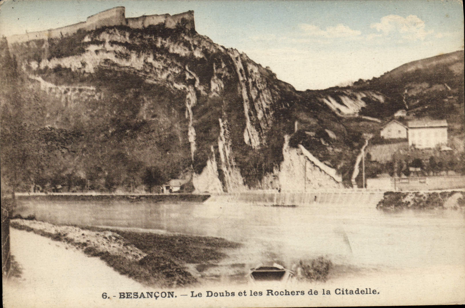 CPA Besancon Le Doubs Et Les Rochers De La Citadelle