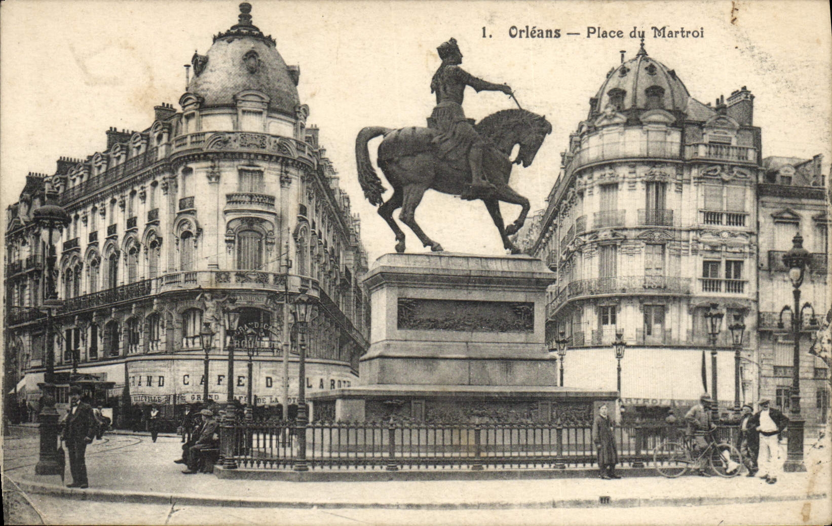 CPA Orleans Place Du Martroi Jeanne d'Arc