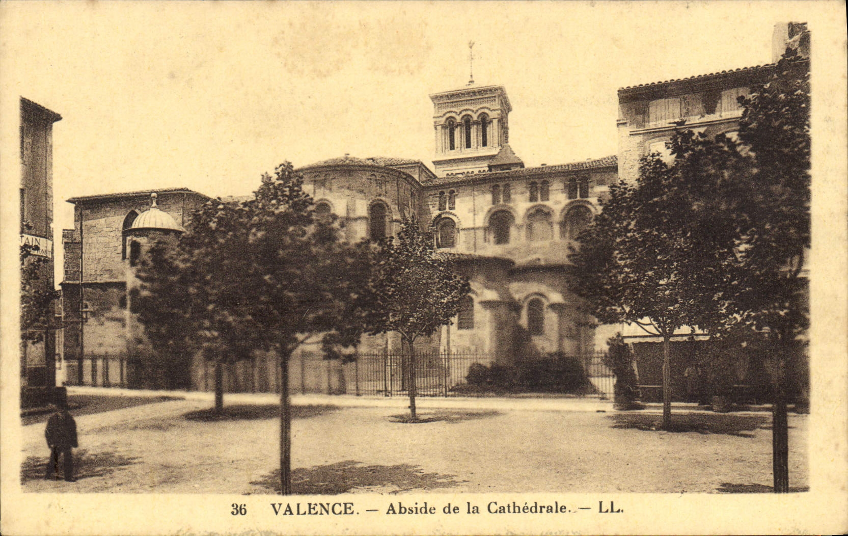 VINTAGE POSTCARD Valence Apse Of the Cathedral
