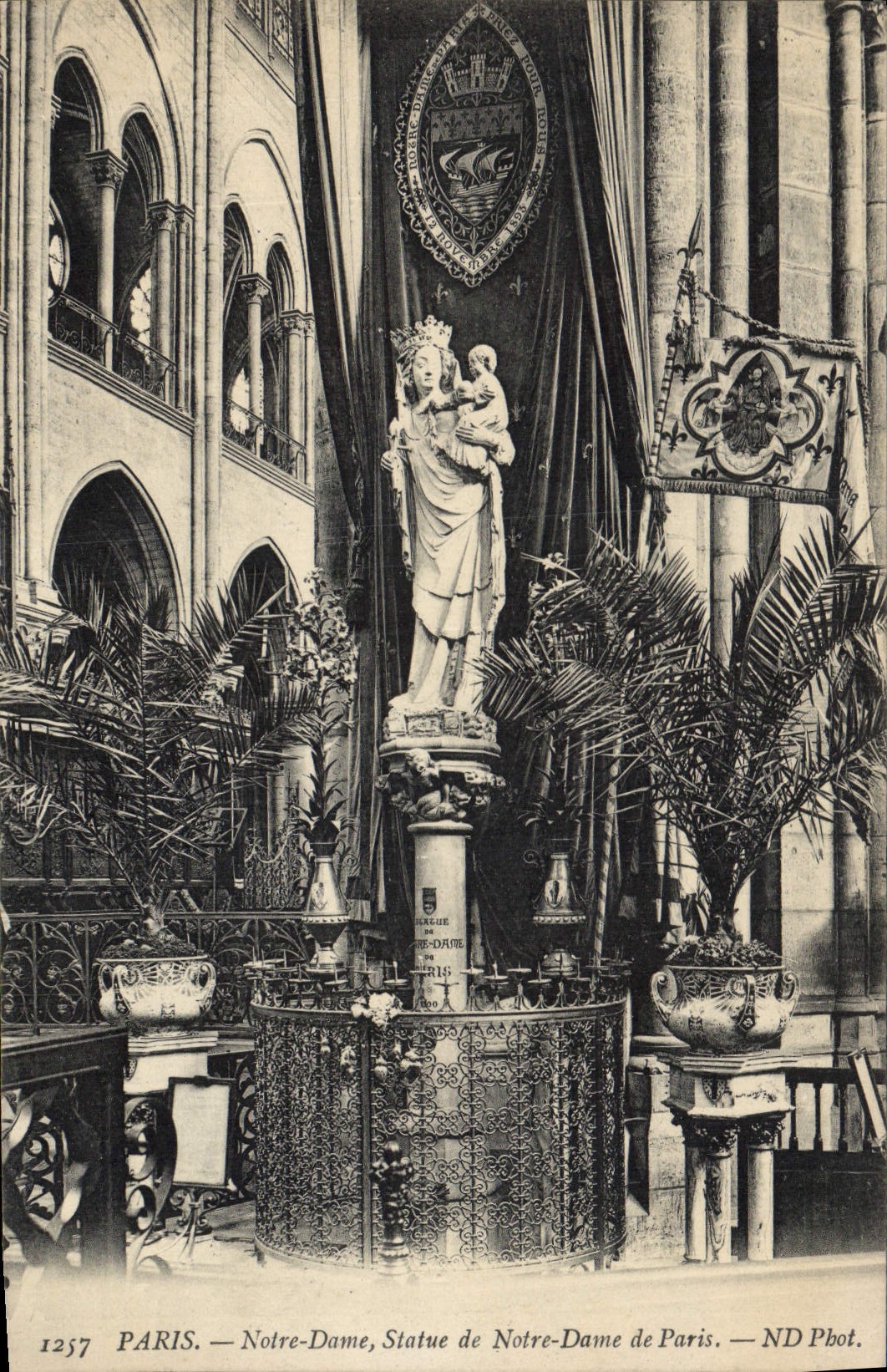 CPA Paris Notre Dame Statue De Notre Dame de Paris