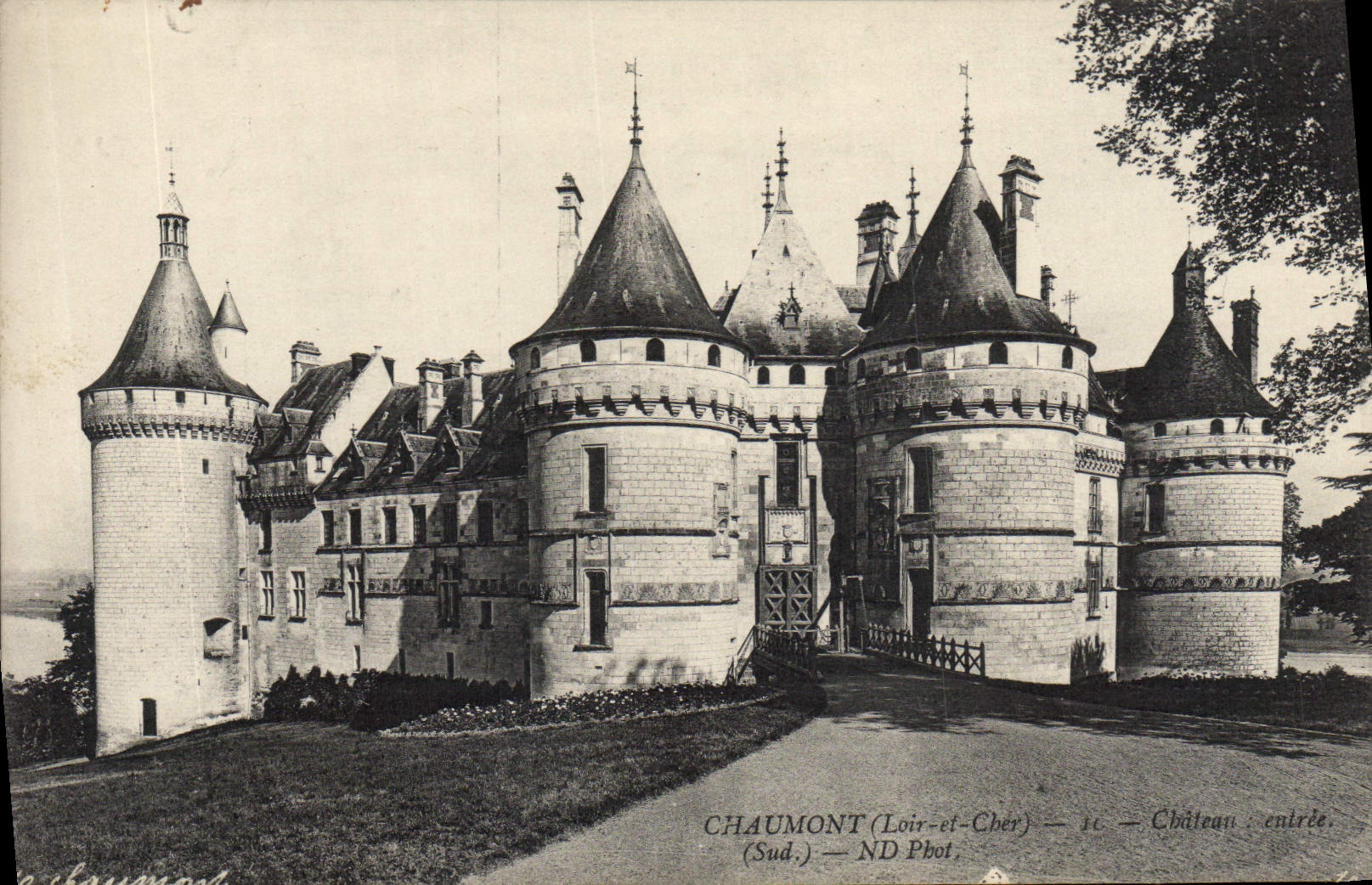 VINTAGE POSTCARD Chaumont Castle Entered