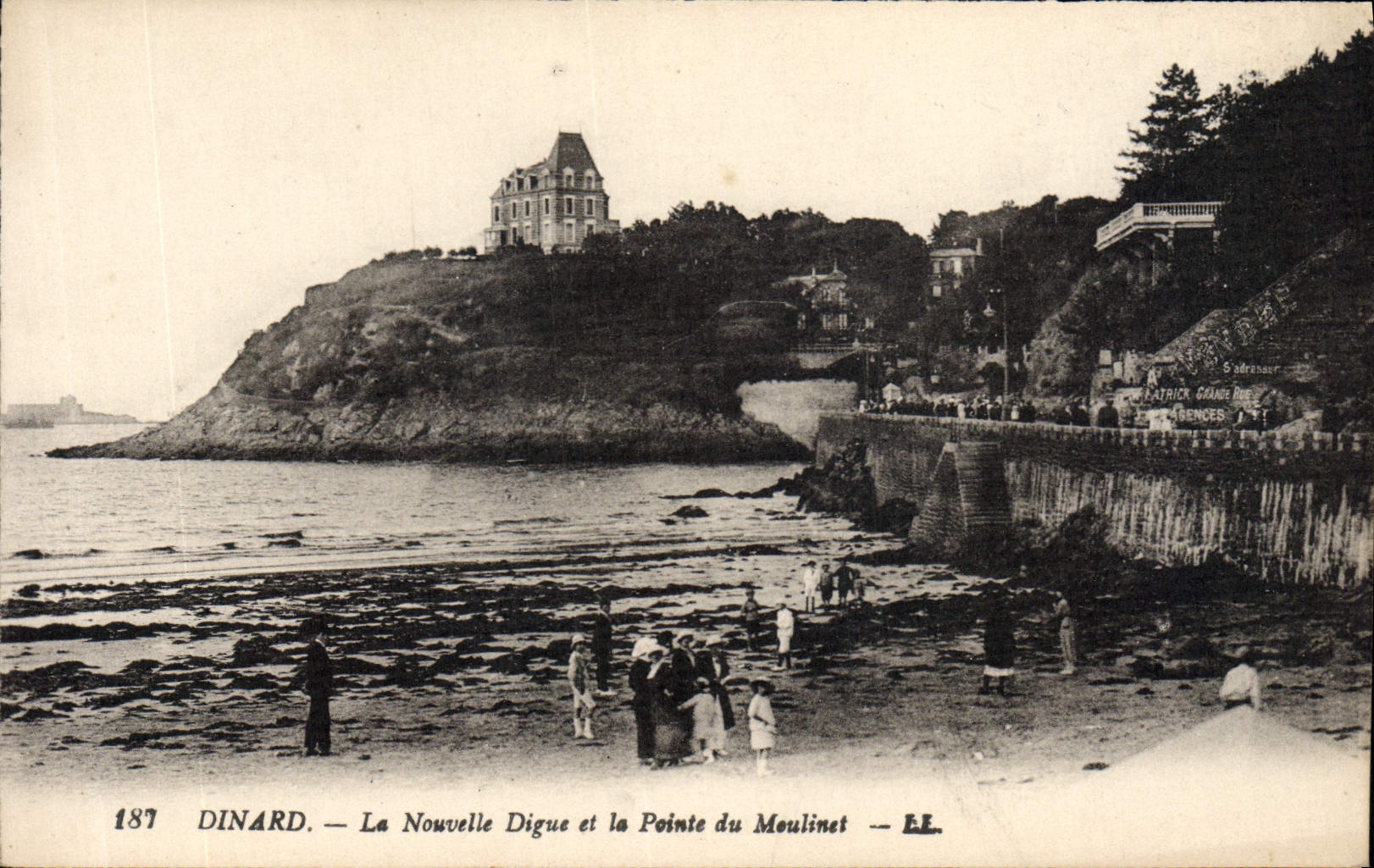 CPA Dinard Le Nouvelle Digue Et La Pointe Du Moulinet