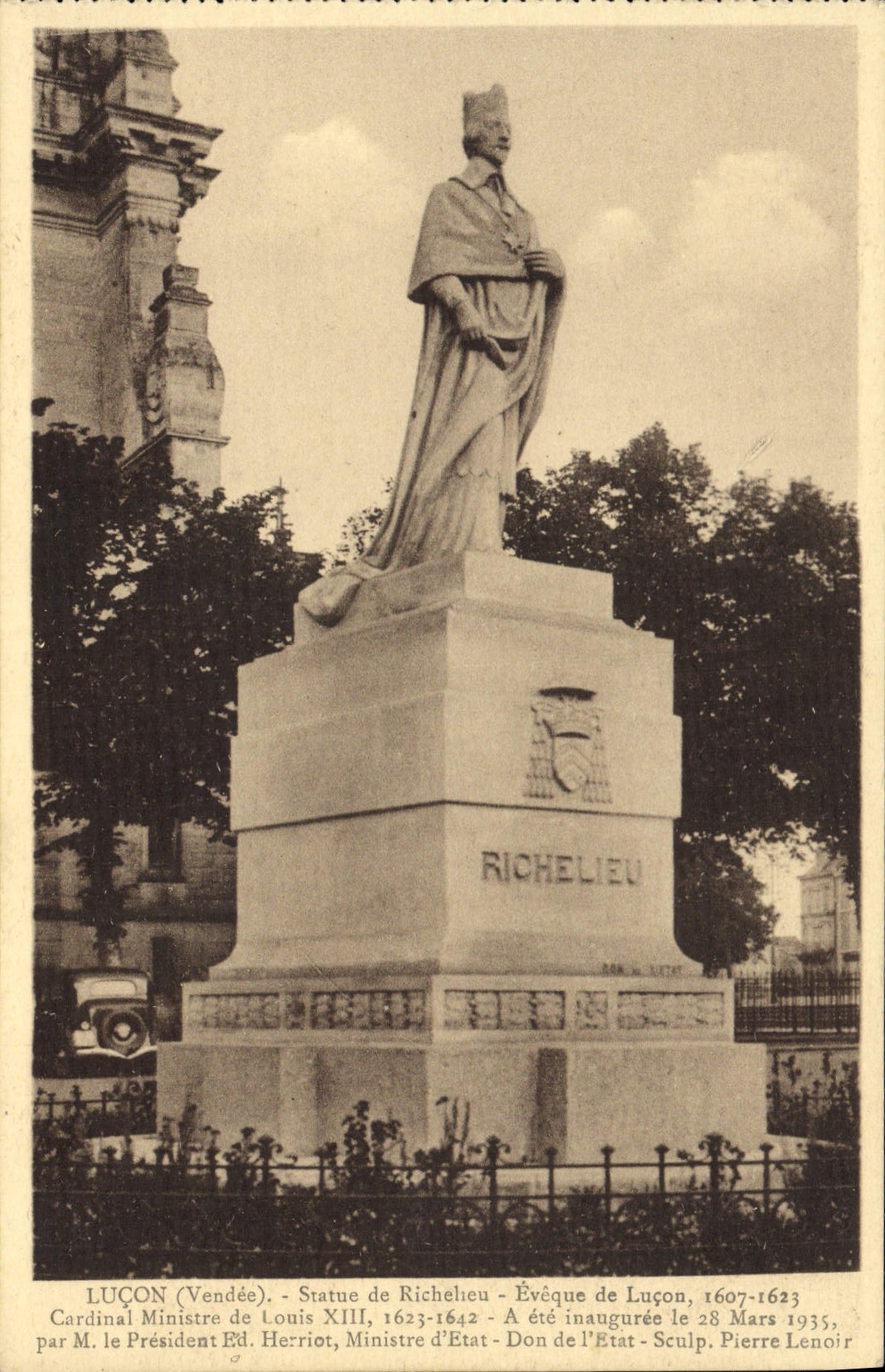 VINTAGE POSTCARD Lucon Rules of Richeliue Eveque of lucon