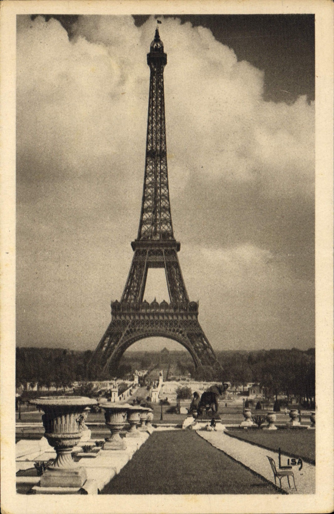 CPA Paris La Tour Eiffel et les Jardins