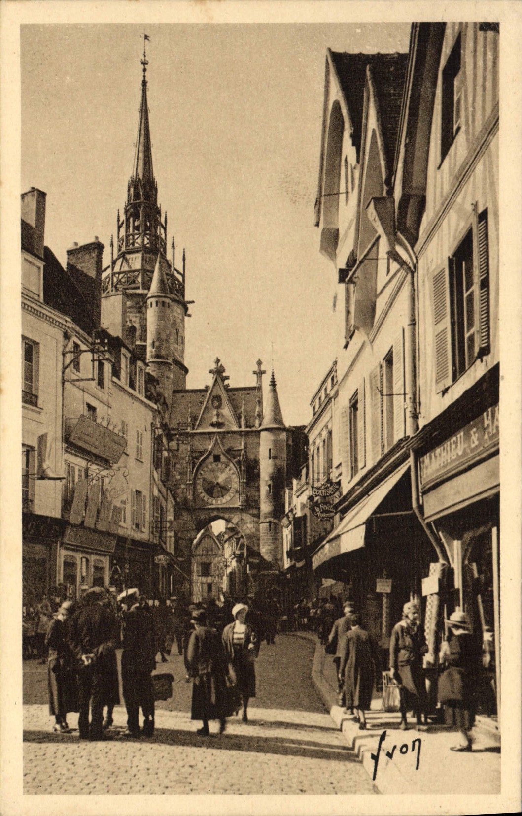 CPA Auxerre TGour de L'Horloge