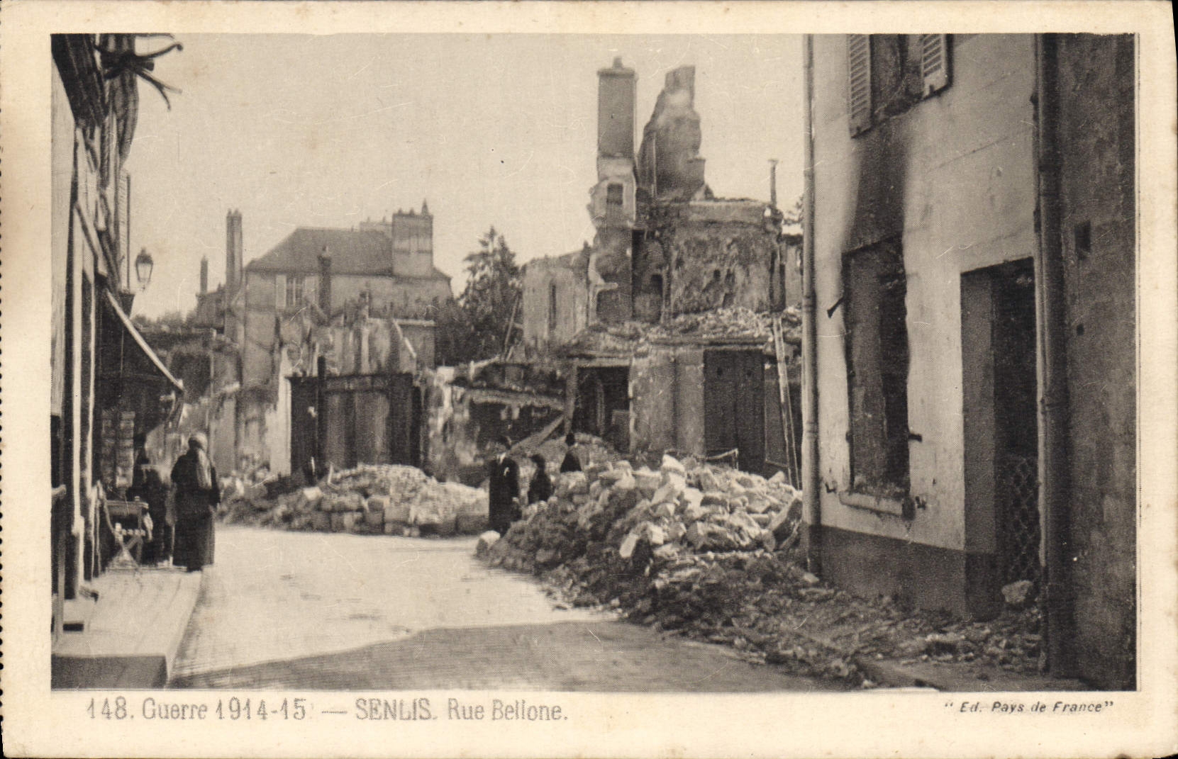 VINTAGE POSTCARD Senlis Street Bellone Militaria
