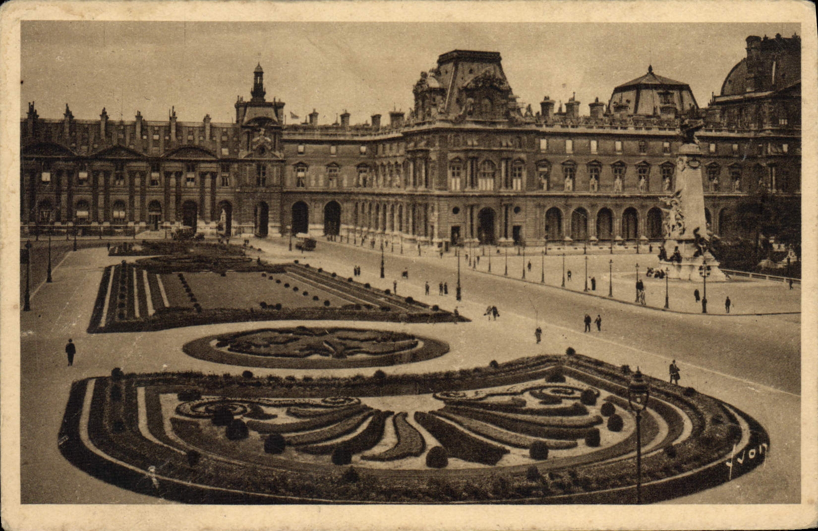 CPA Paris Place de Carrousel Dans le Fond le Louvre