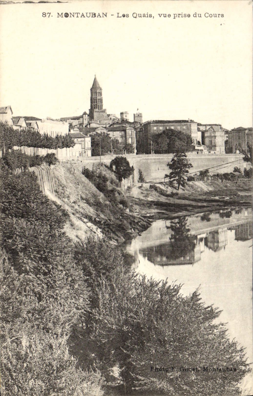 VINTAGE POSTCARD Montauban Quays Seen from of the Course