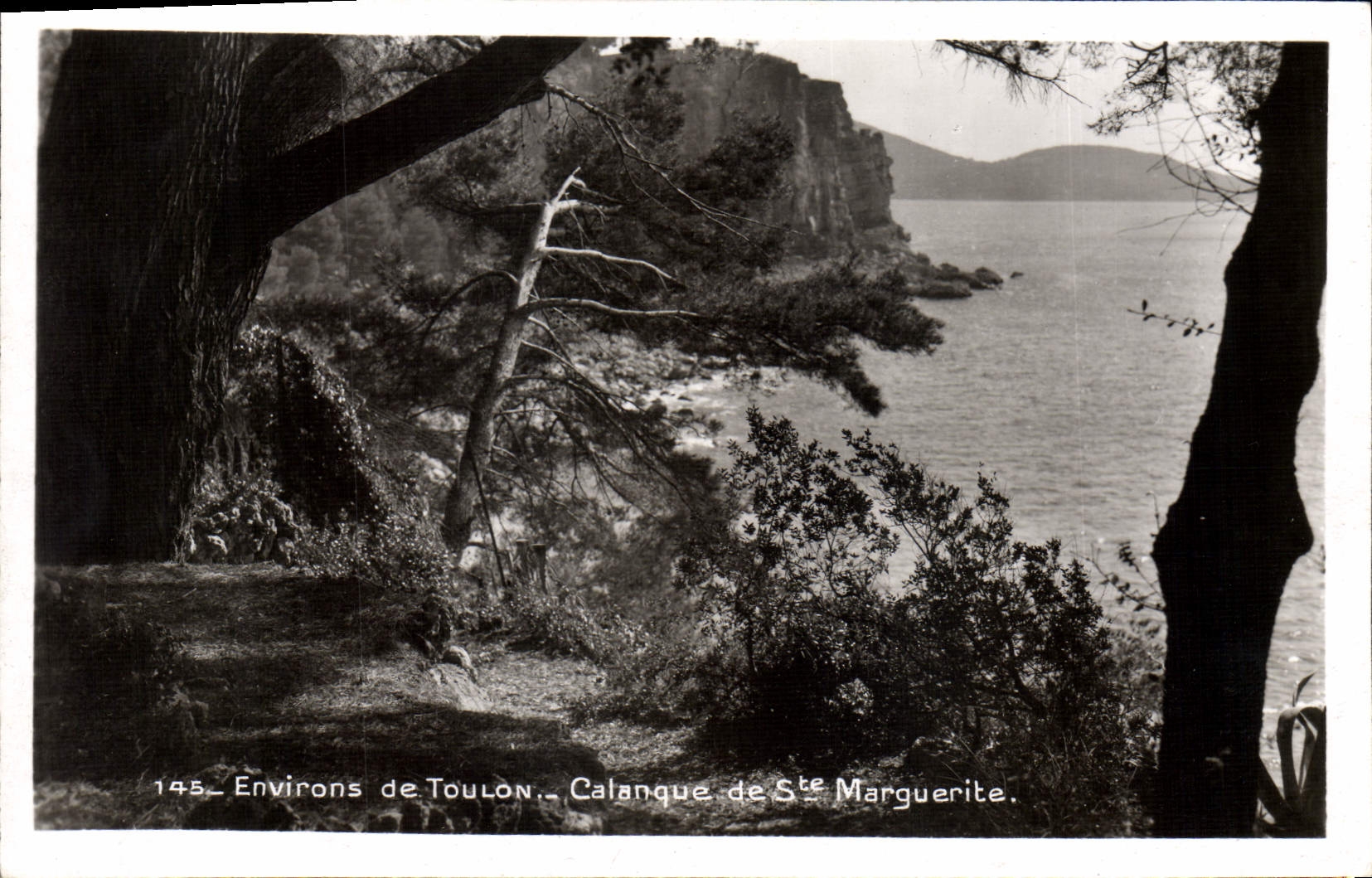 VINTAGE POSTCARD Surroundings of Toulon Creek of co. Marguerite