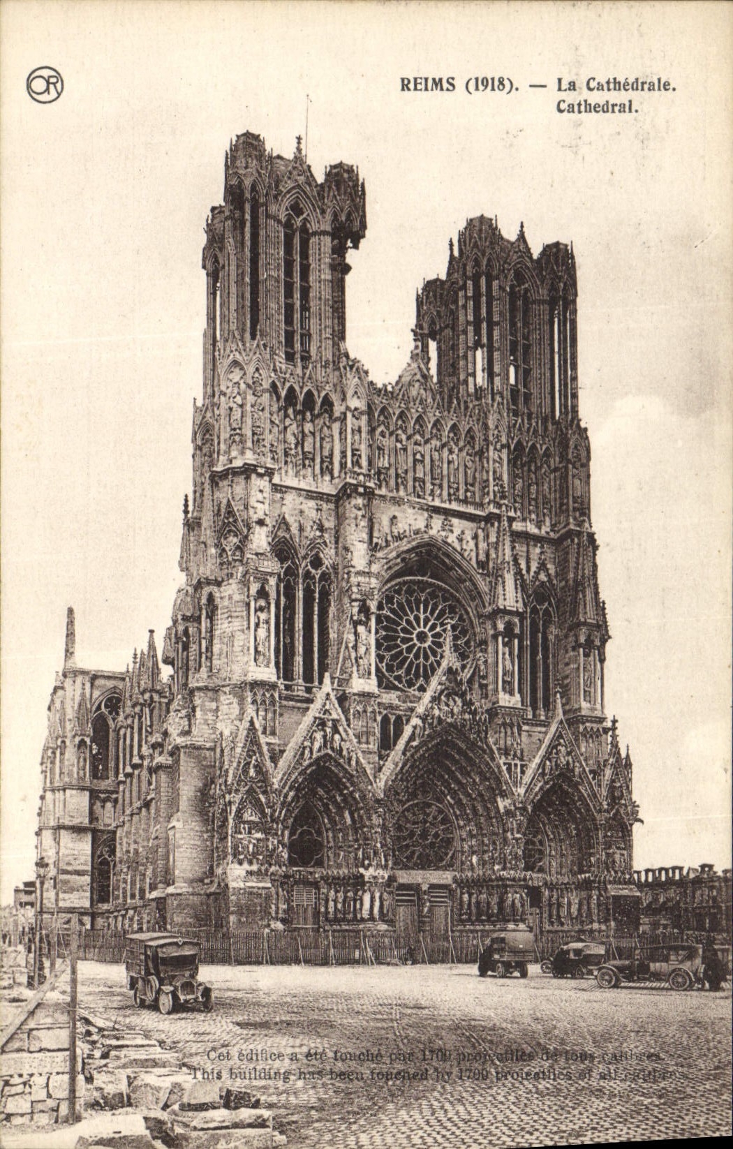 CPA Reims La Cathedrale Militaria