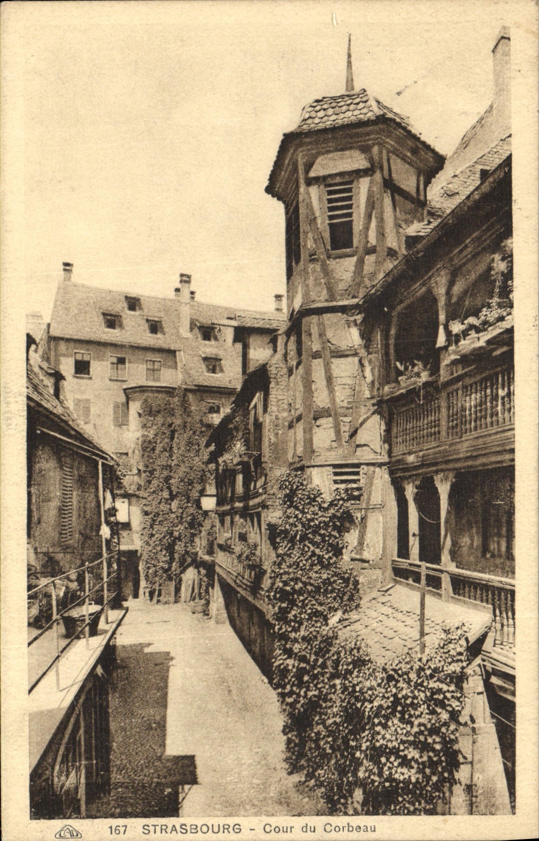 Corte de Estrasburgo de la POSTAL de la VENDIMIA de la ménsula