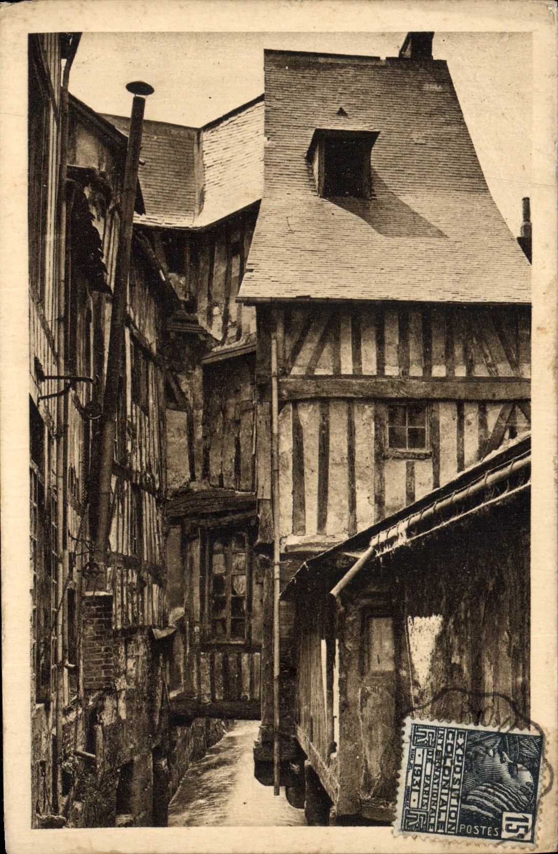 CPA De Rouen au Havre Caudebec en Caux Vieilles maisons Rue de la boucherie 