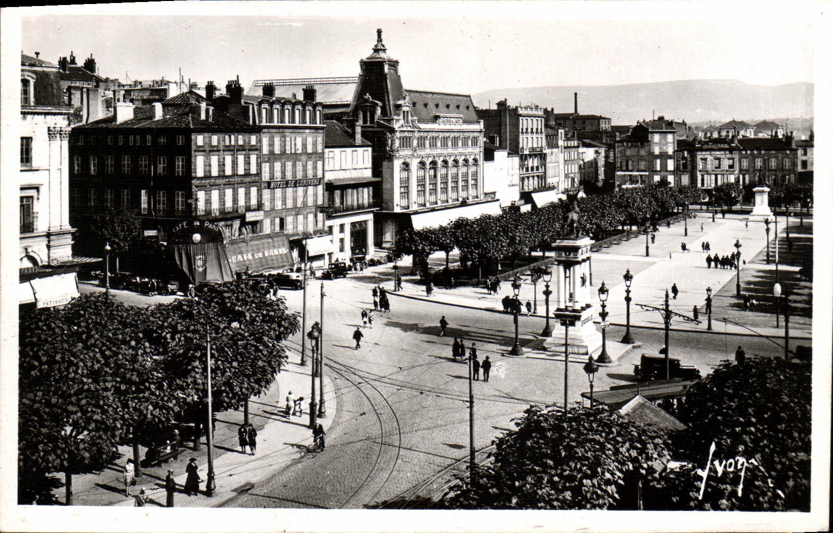 VINTAGE POSTCARD Clermont Ferrand Places jaude