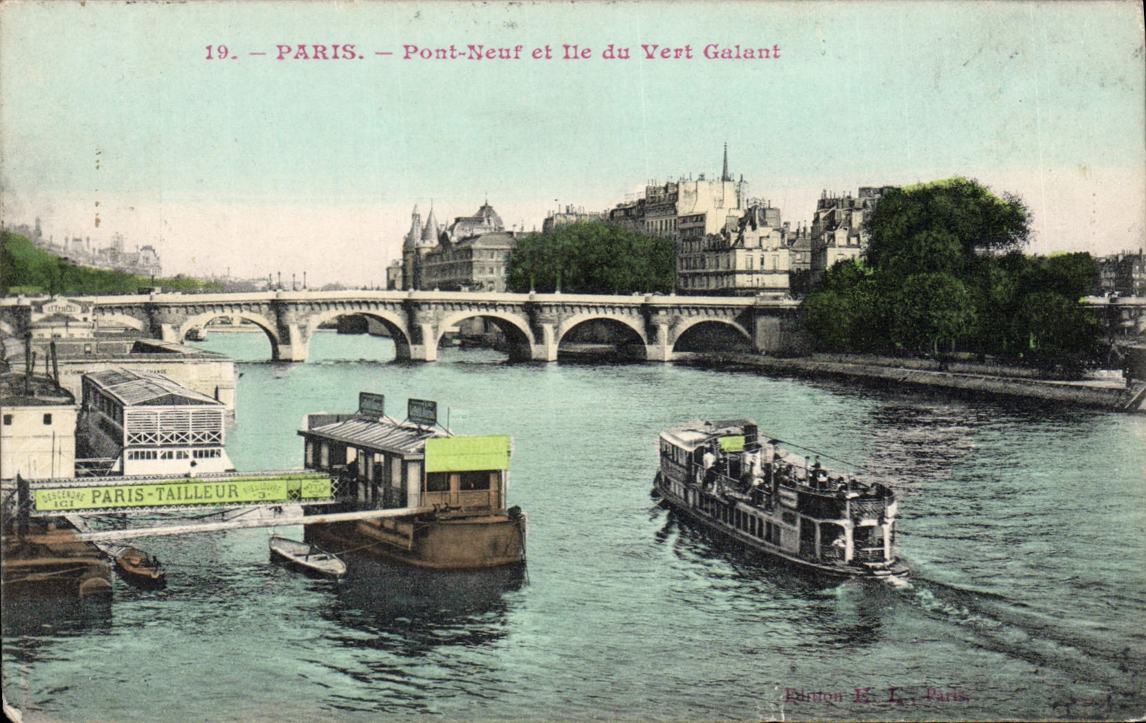 CPA Paris Pont Neuf et Ile du Vert Galant Bateau Peniche