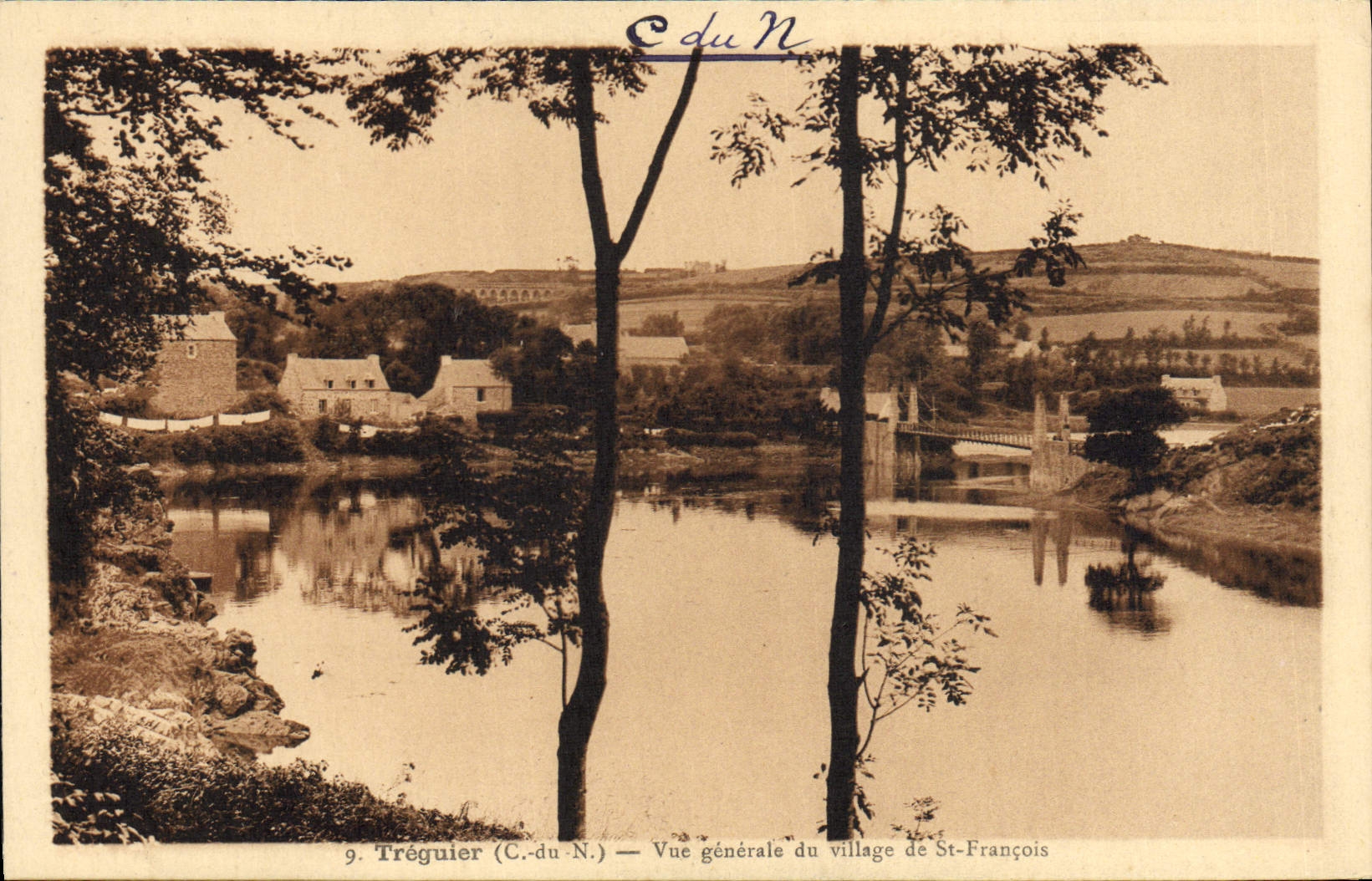 CPA Treguier Vue Generale du Village de St Francois