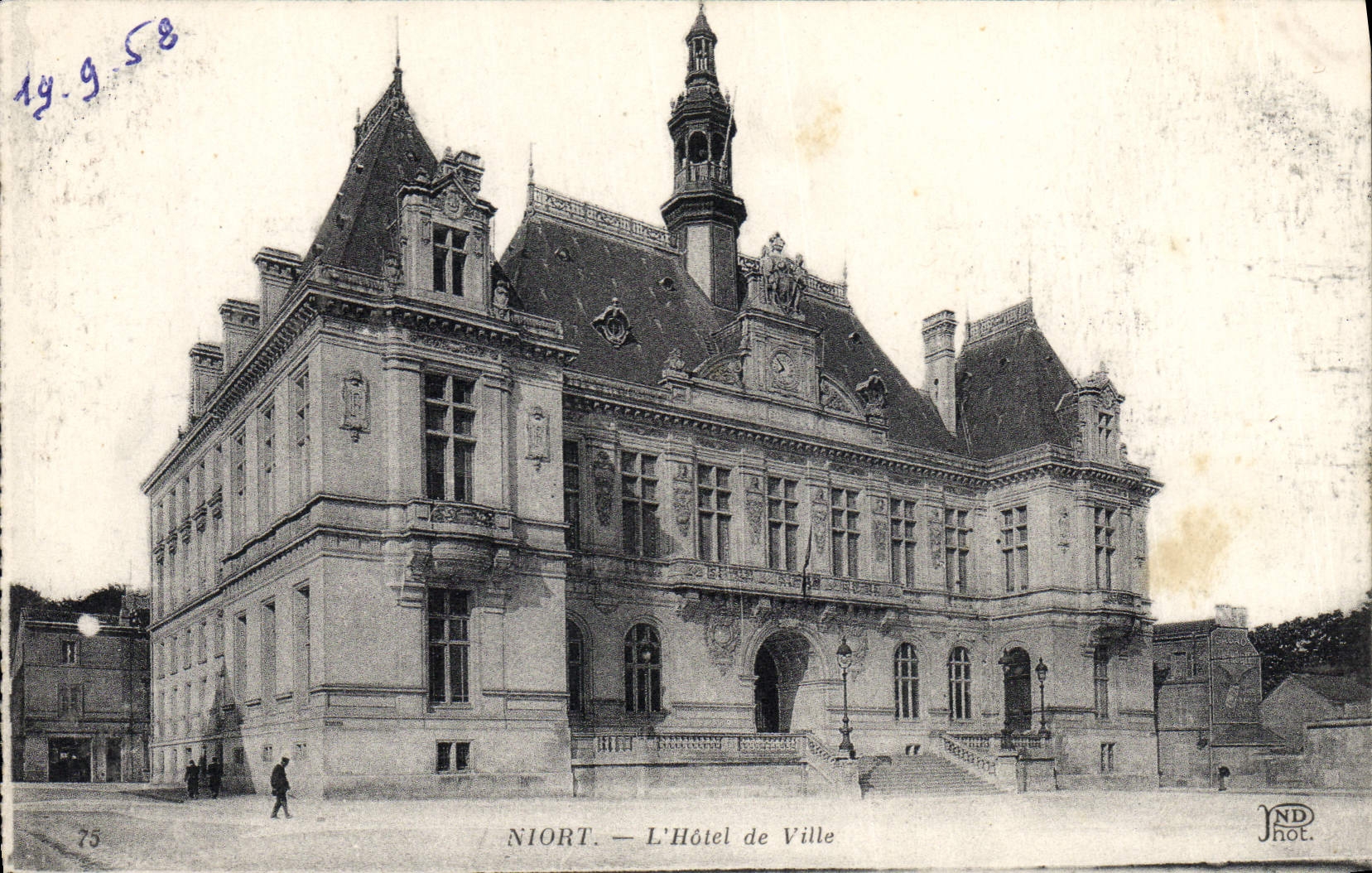 VINTAGE POSTCARD Niort the Town hall